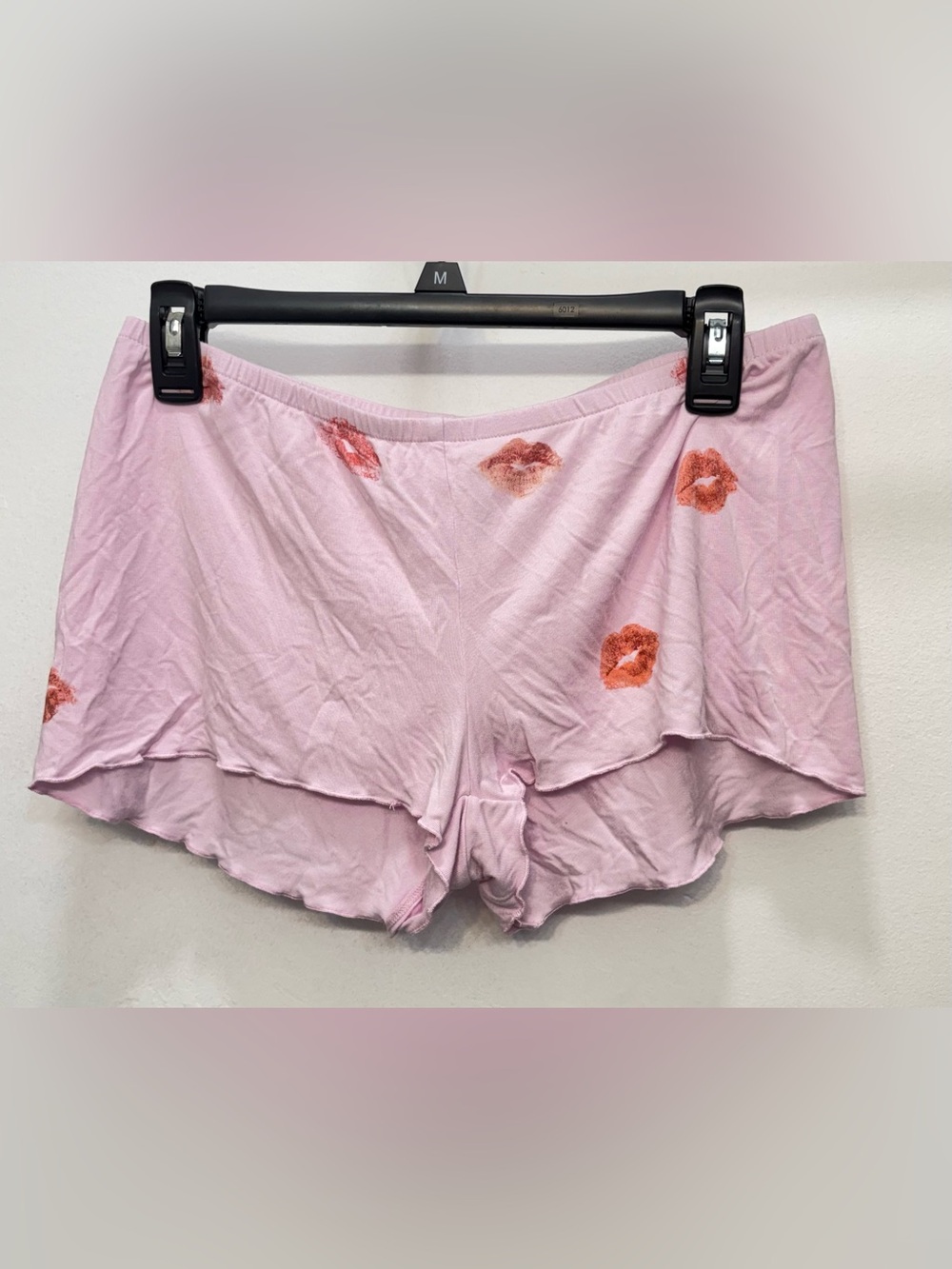 Skims Pink & Red Lipstick Print Flowy Sleep Shorts Womens Size Medium NWOT